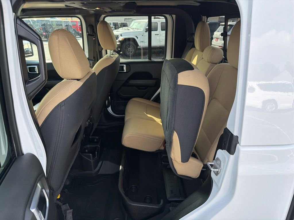 Used 2020 Jeep Gladiator Overland image 22