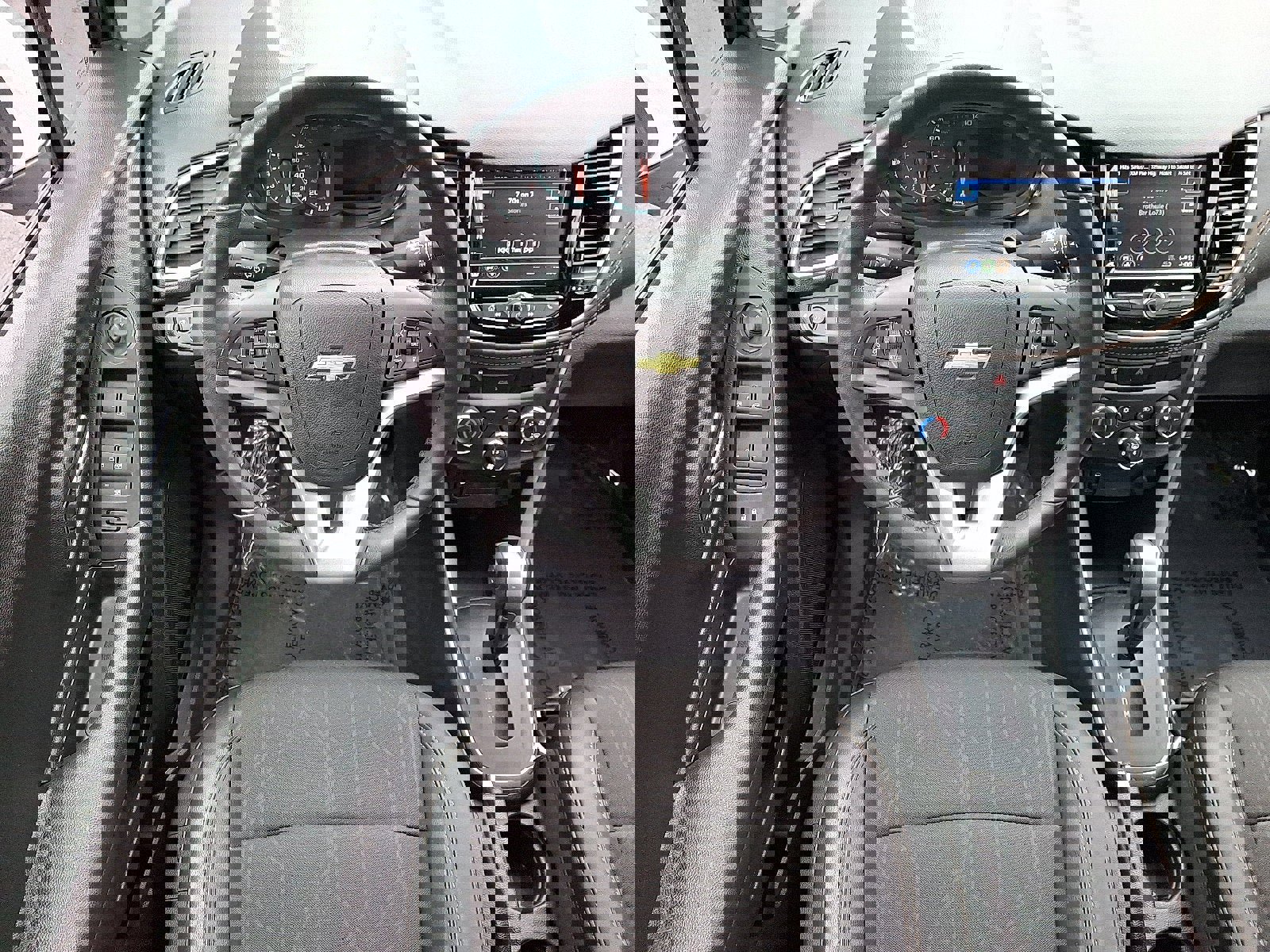 Used 2022 Chevrolet Trax LT w/ LT Convenience Package image 11