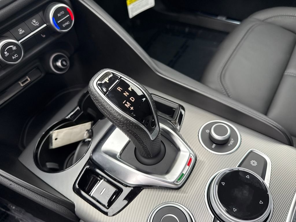 New 2025 Alfa Romeo Giulia AWD w/ Driving Assist Package image 26