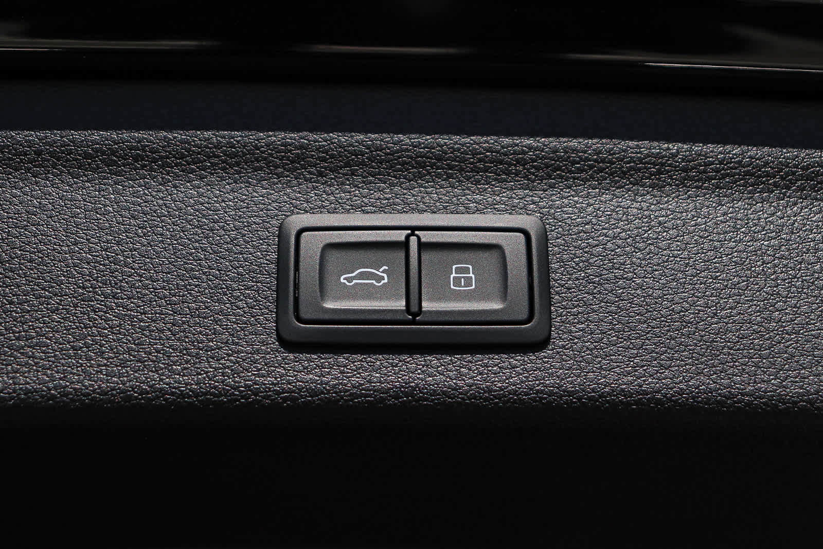 Used 2025 Audi Q3 2.0T Premium w/ Convenience Package image 37