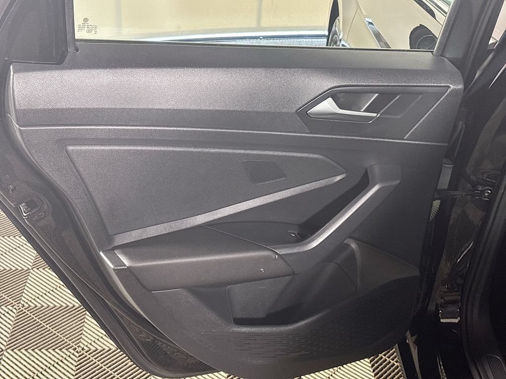 Certified 2022 Volkswagen Jetta SE FWD image 20