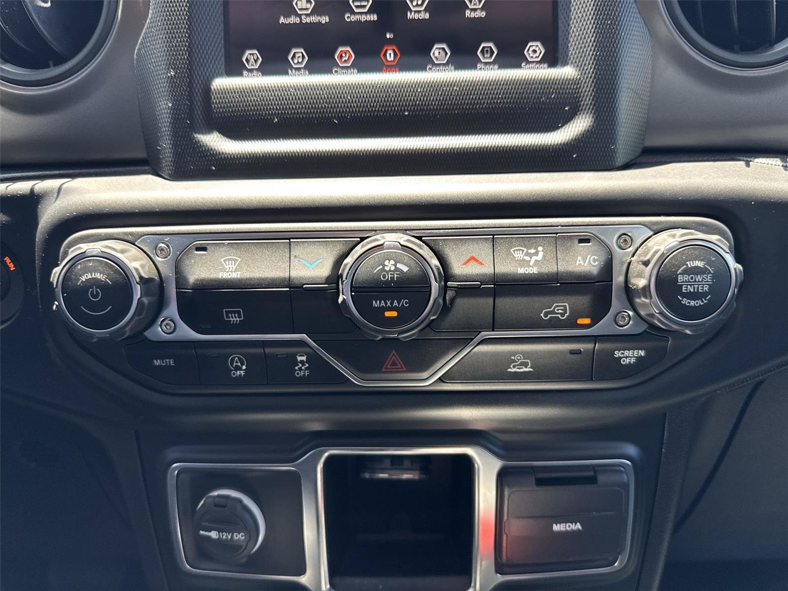Used 2022 Jeep Wrangler Unlimited Sport AWD/4WD image 18