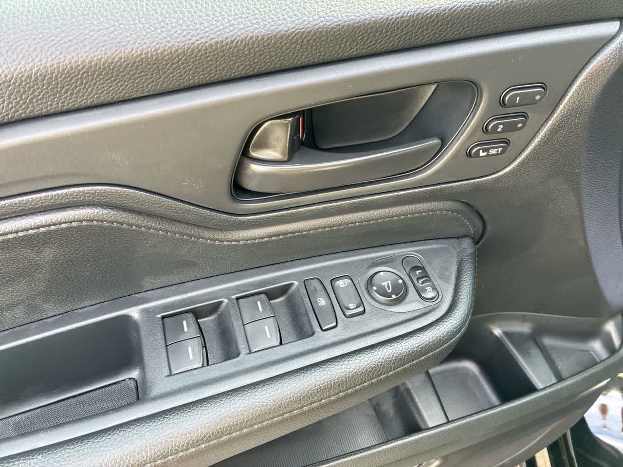 Used 2025 Honda Odyssey Sport-L image 23