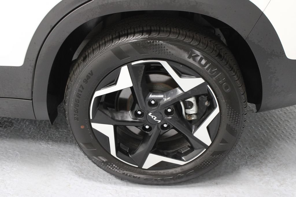 Used 2025 Kia Seltos S AWD/4WD image 18