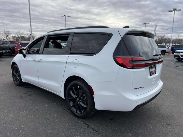 New 2026 Chrysler Pacifica Select w/ S Appearance Package AWD/4WD image 5