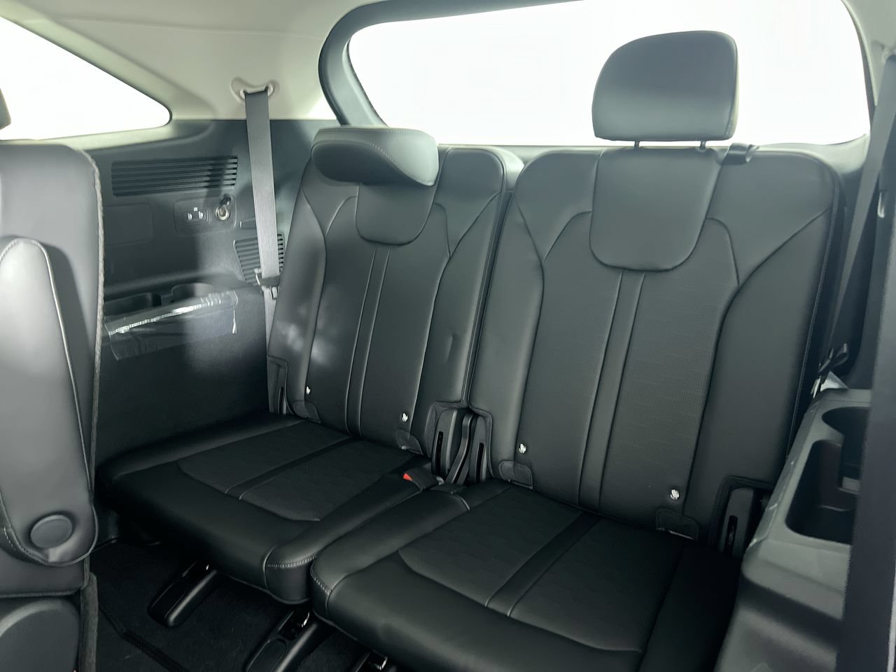 New 2026 Kia Sorento EX w/ EX Premium Package FWD image 27