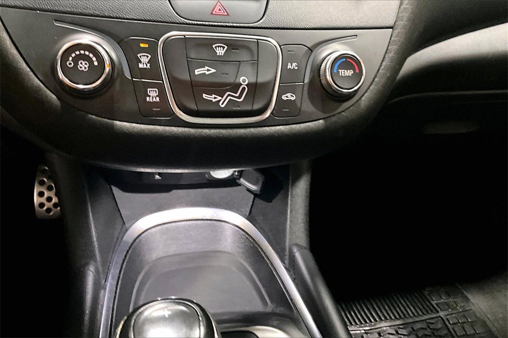 Used 2016 Chevrolet Malibu LT image 15