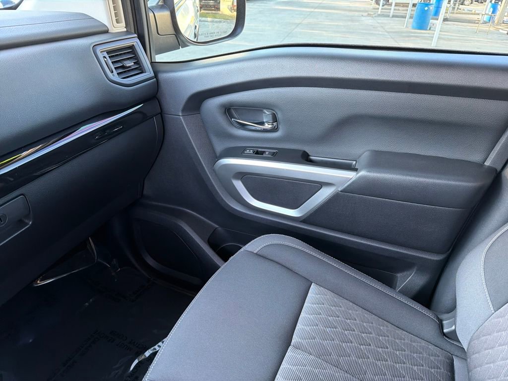 Certified 2024 Nissan Titan SV w/ SV Convenience Package image 31