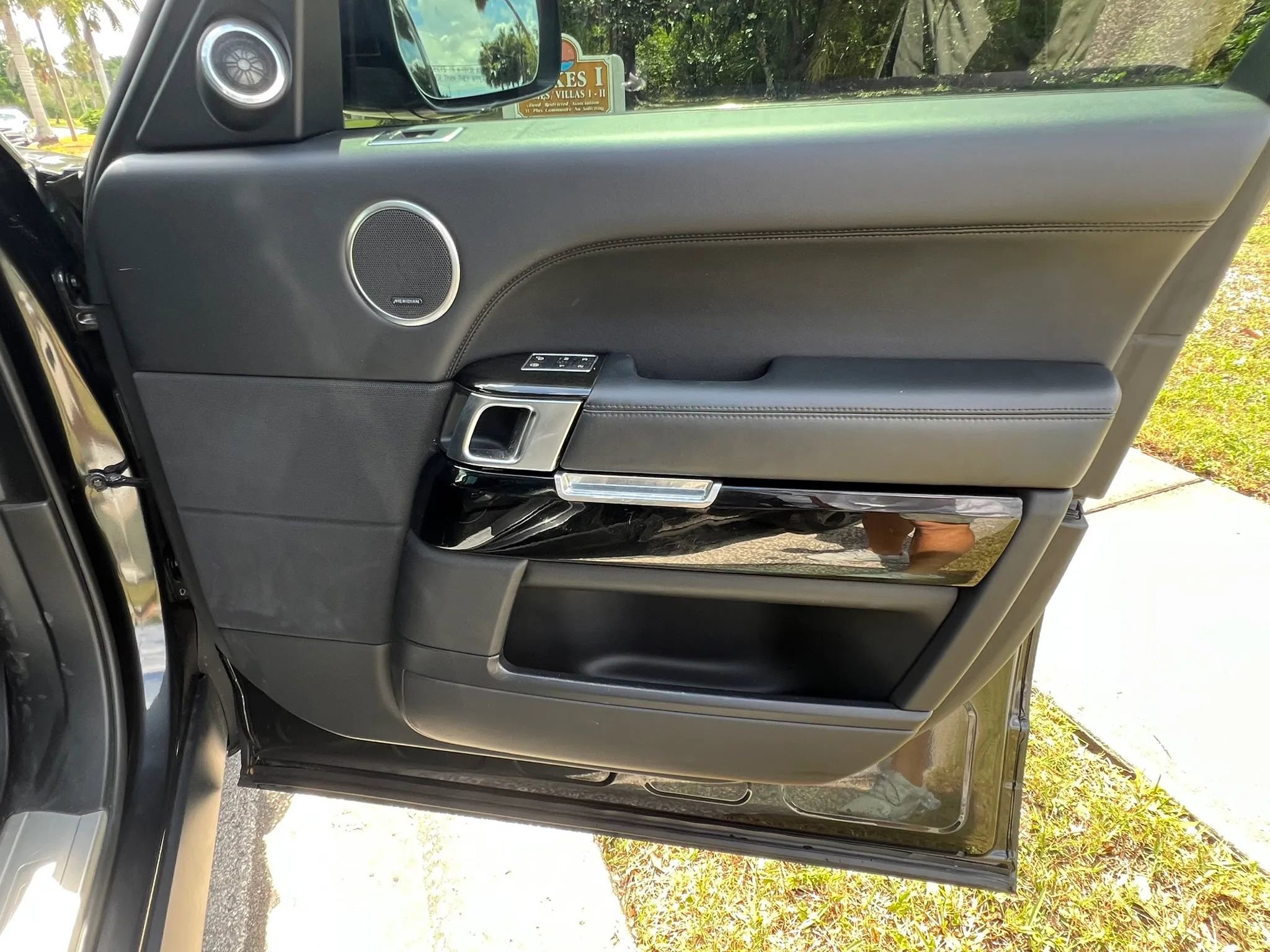 Used 2013 Land Rover Range Rover HSE AWD/4WD image 33