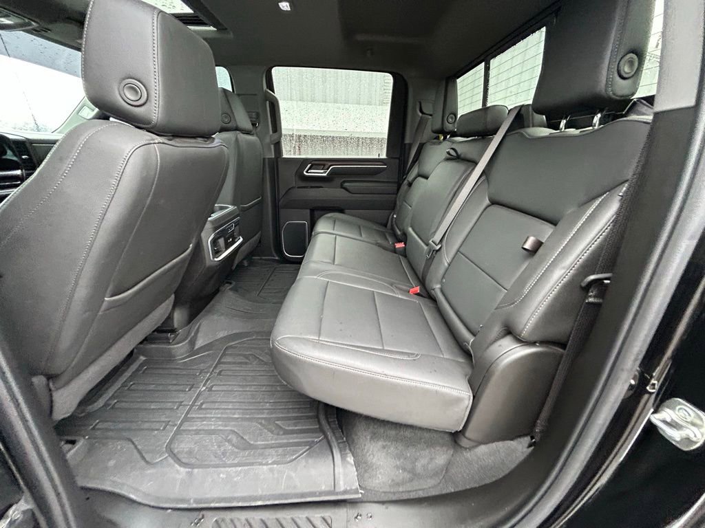 Used 2025 GMC Sierra 2500 SLT w/ SLT Premium Package image 16