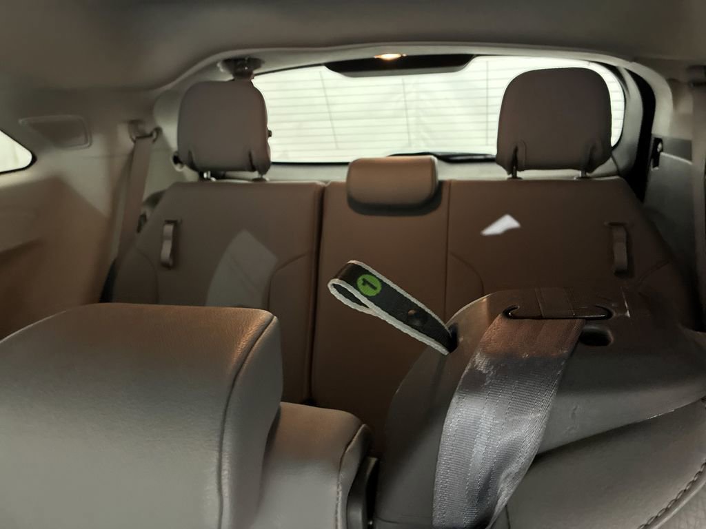 Used 2022 Toyota Sienna XLE w/ XLE Plus Package FWD image 13