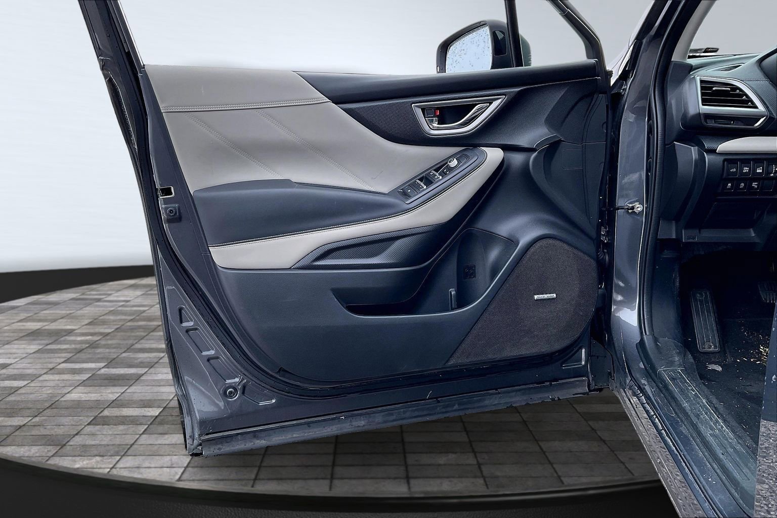 Used 2023 Subaru Forester Limited image 13