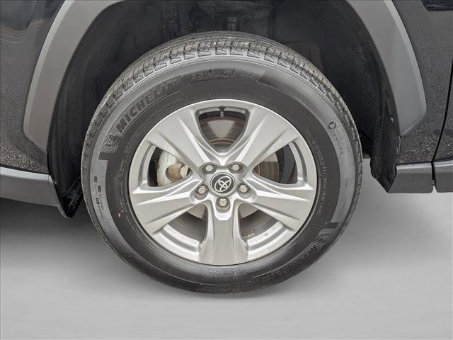 Used 2024 Toyota RAV4 XLE FWD image 22