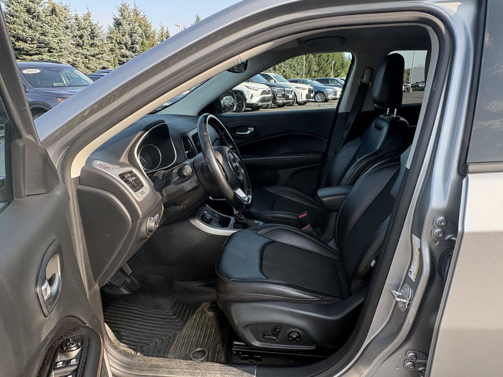 Used 2021 Jeep Compass Latitude w/ Convenience Group AWD/4WD image 9