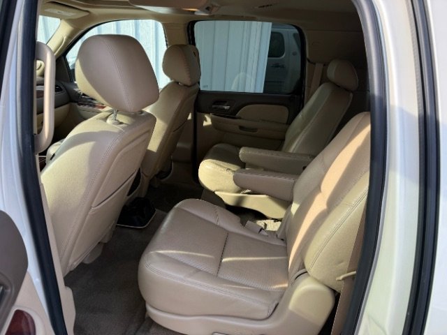 Used 2010 Chevrolet Suburban LTZ image 19