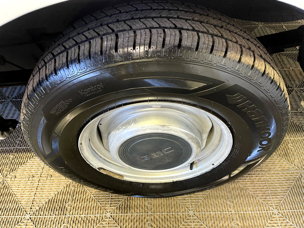 Used 1999 GMC Safari image 19