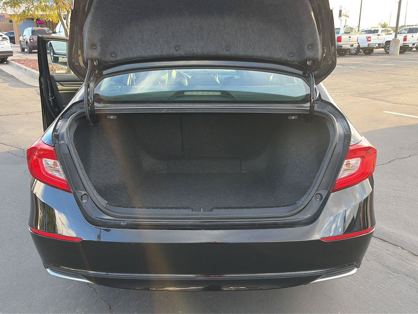 Used 2018 Honda Accord EX-L image 27