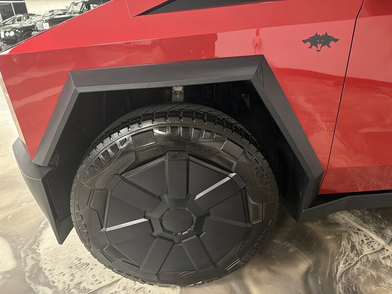 Used 2025 Tesla Cybertruck Cyberbeast AWD/4WD image 7