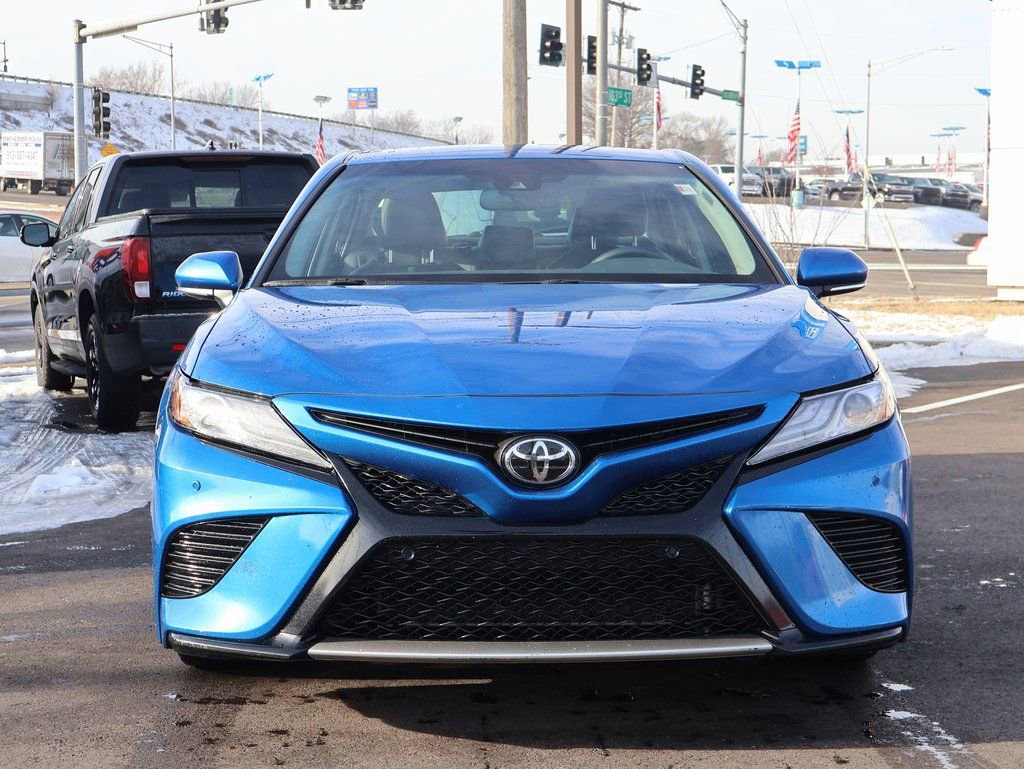 Used 2018 Toyota Camry XSE image 2