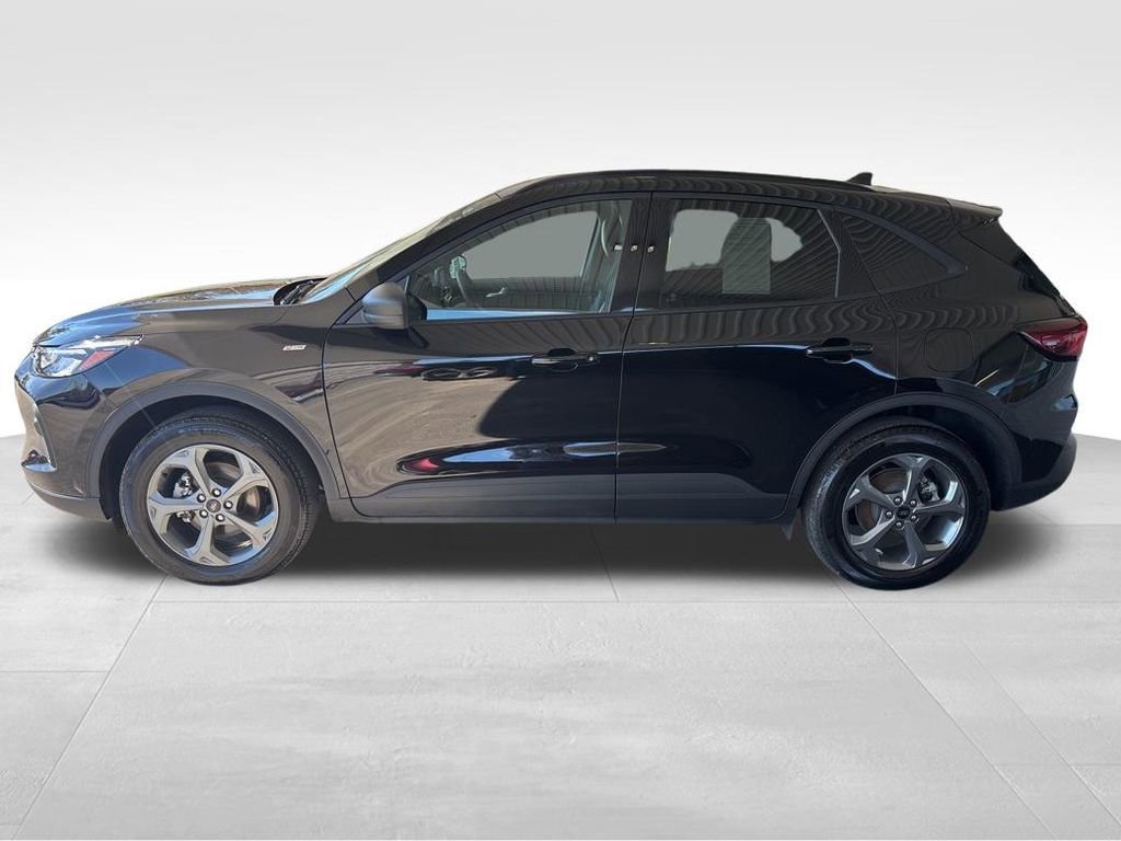 Used 2025 Ford Escape ST-Line image 2