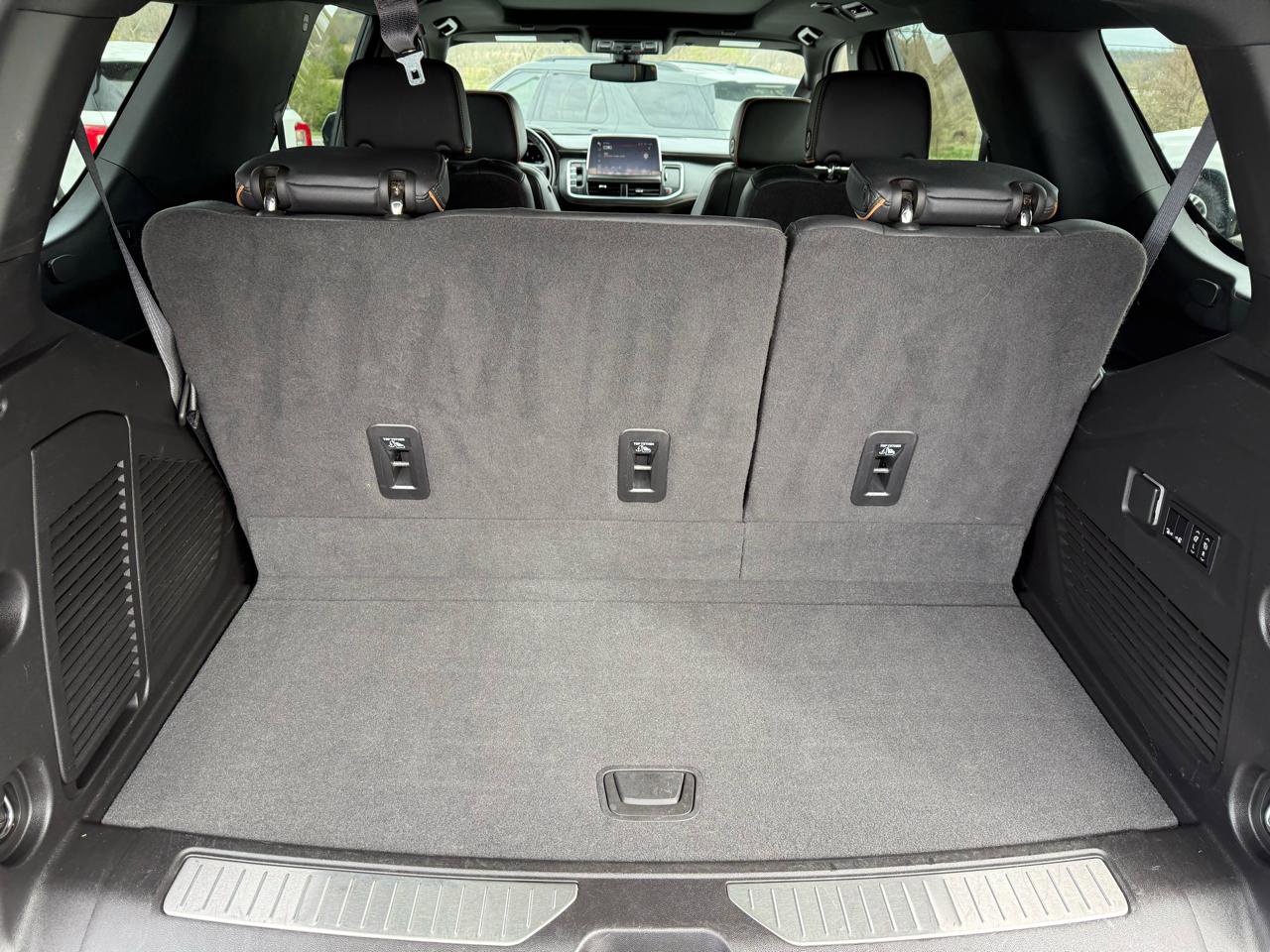 Used 2022 GMC Yukon AT4 w/ Max Trailering Package AWD/4WD image 16