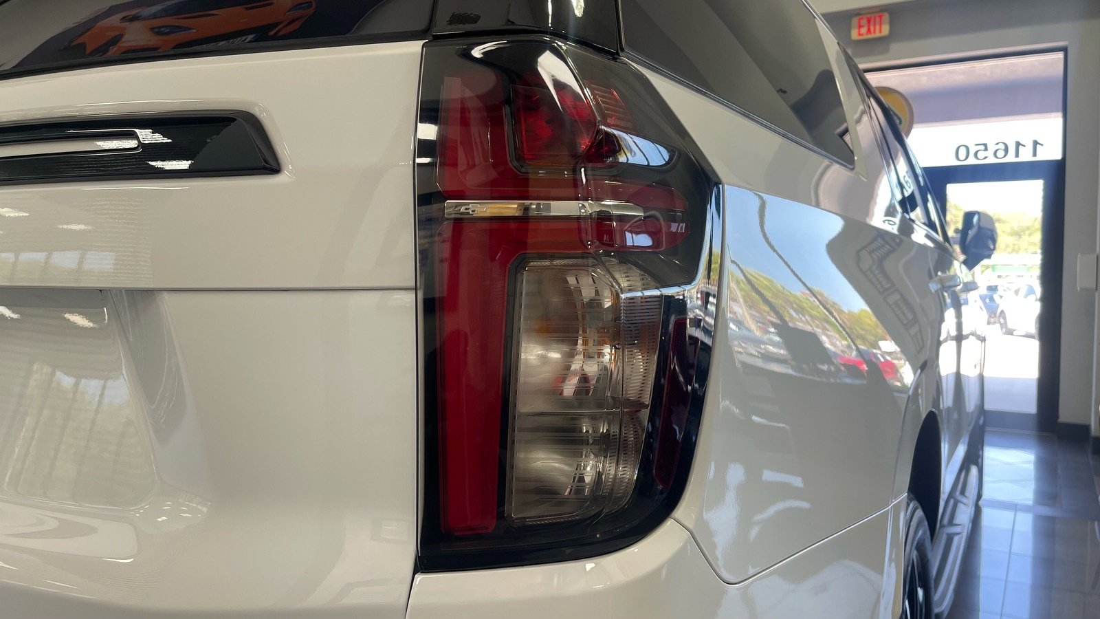 Used 2024 Chevrolet Suburban RST w/ Luxury Package image 17