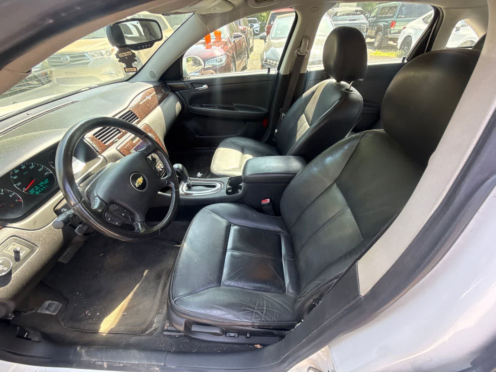 Used 2014 Chevrolet Impala LTZ FWD image 15