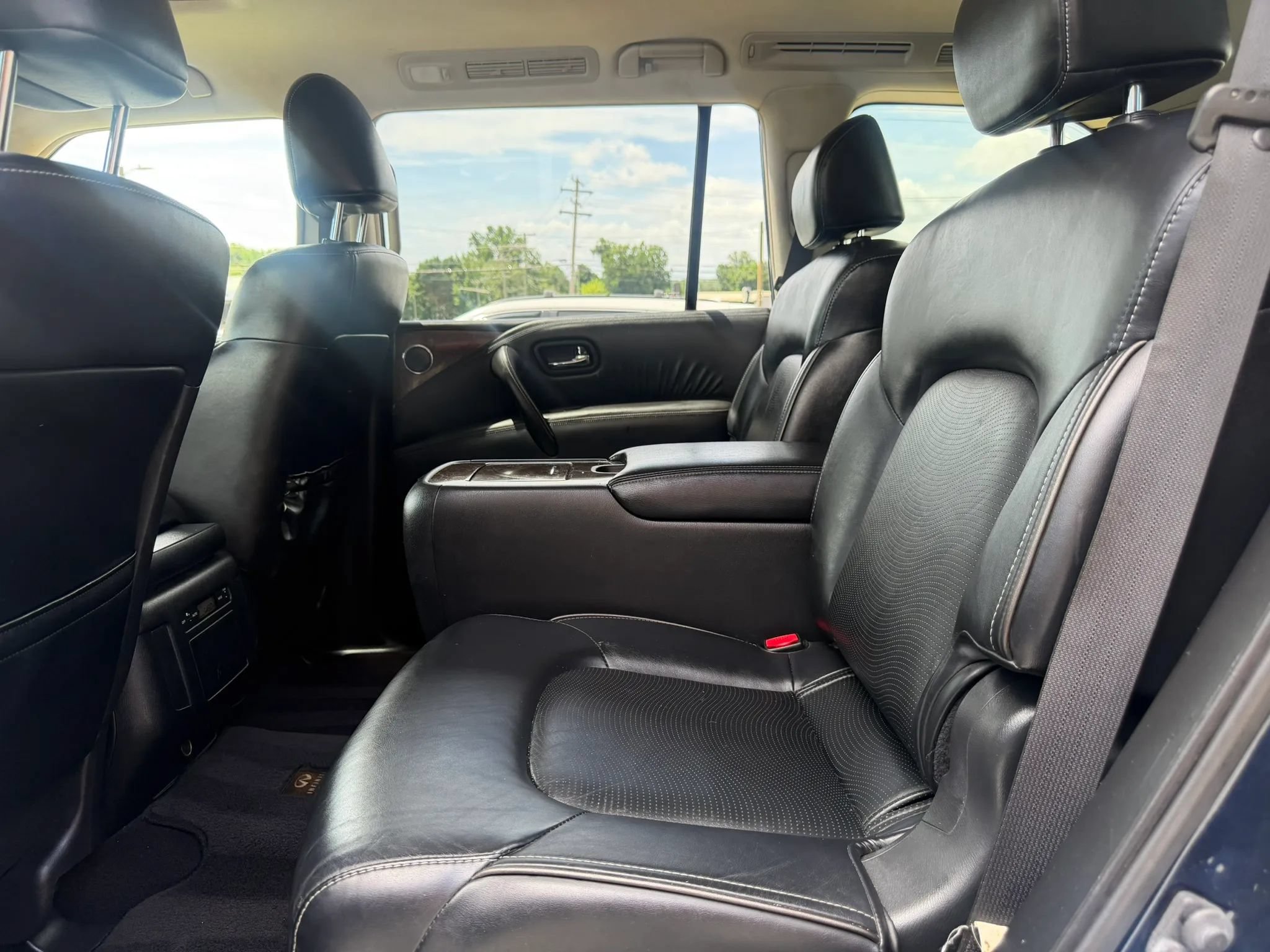 Used 2016 INFINITI QX80 4WD w/ Driver's Assistance Package image 14