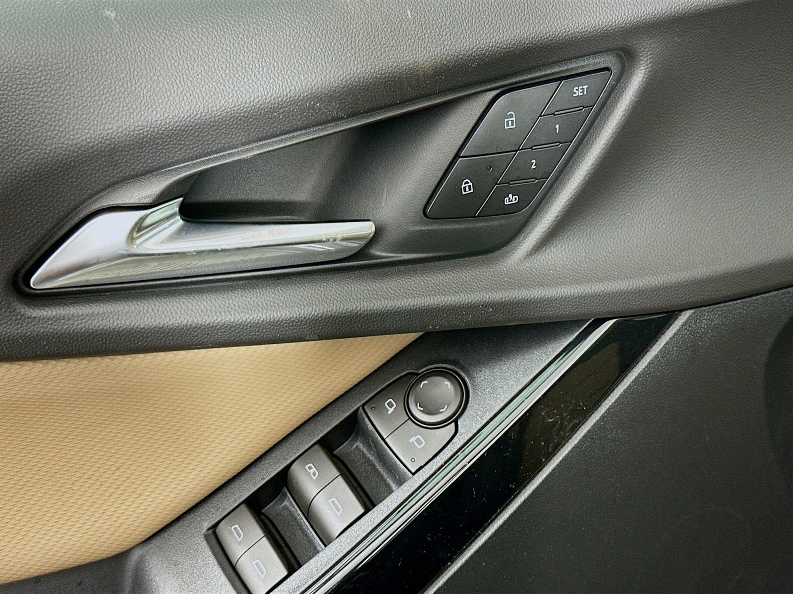 New 2026 Chevrolet Equinox ACTIV w/ Convenience Package III image 18