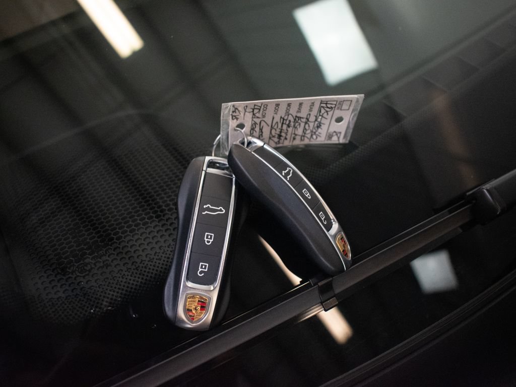 Certified 2026 Porsche Cayenne E-Hybrid AWD/4WD image 32