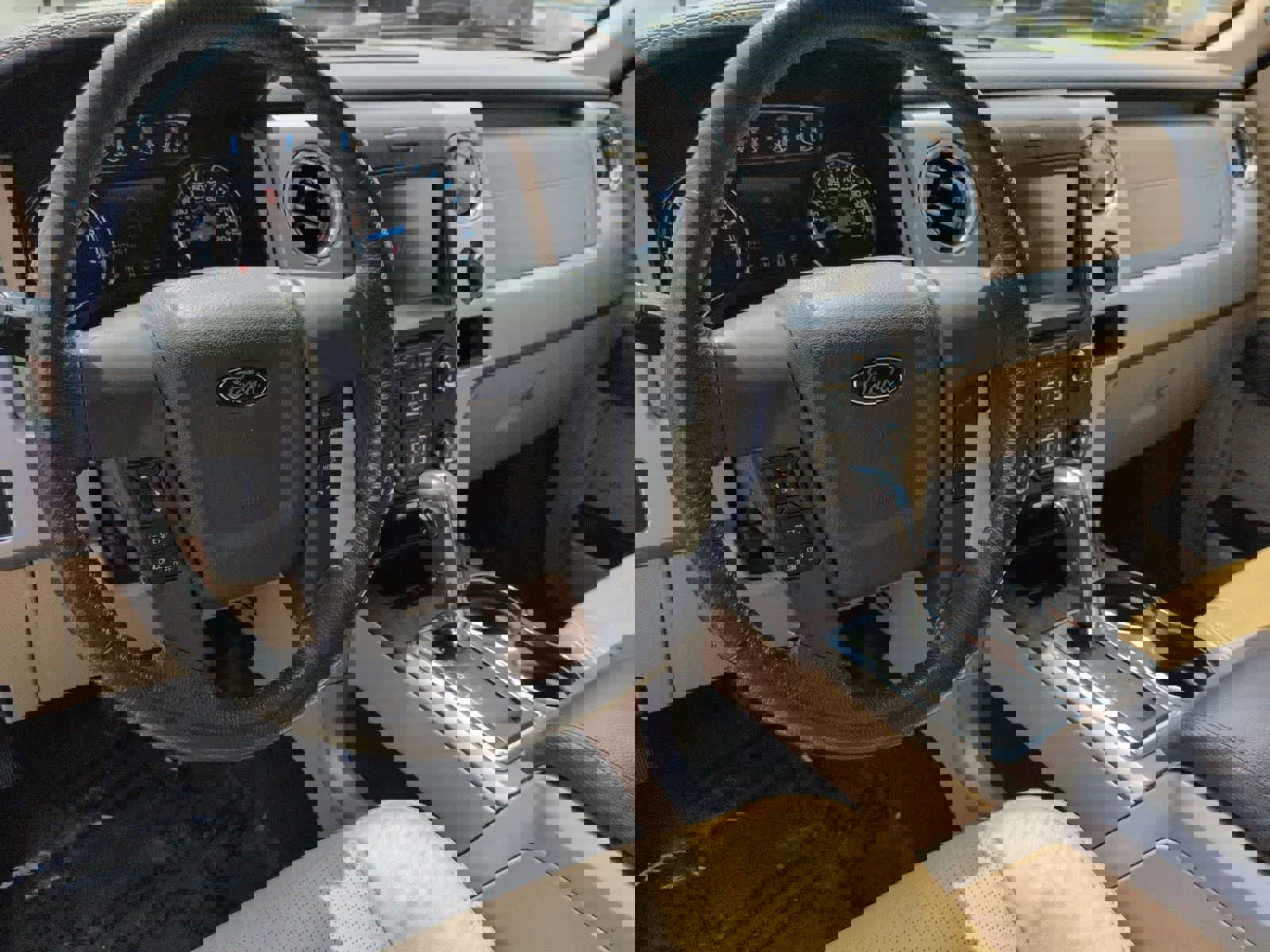 Used 2013 Ford F150 Lariat w/ Luxury Equipment Group RWD image 10