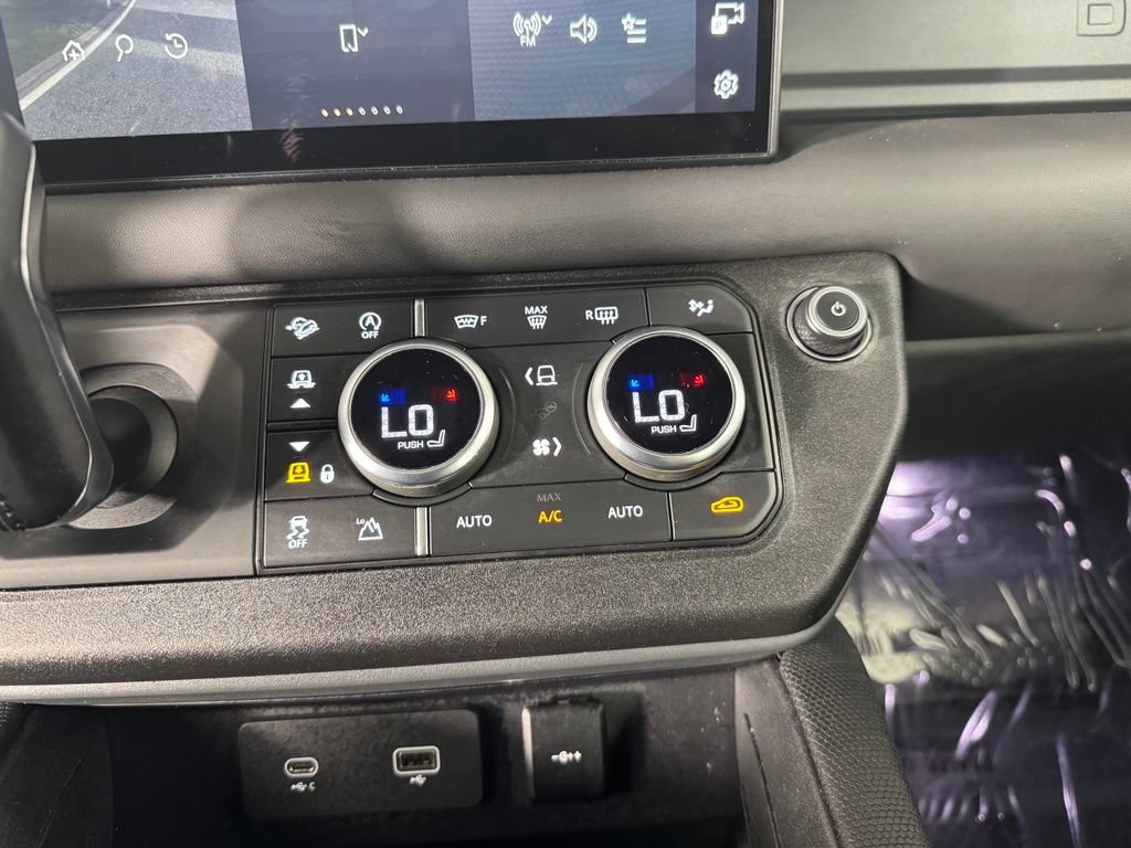 Used 2022 Land Rover Defender 110 X-Dynamic HSE AWD/4WD image 24