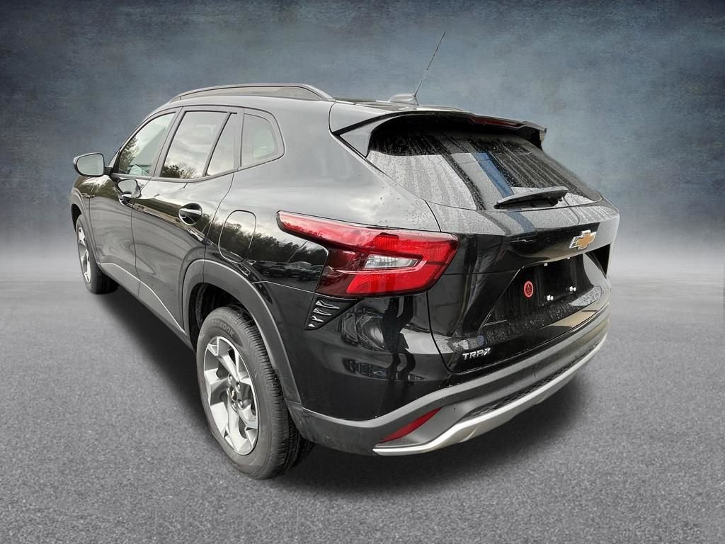 Used 2024 Chevrolet Trax LT w/ LT Convenience Package image 6