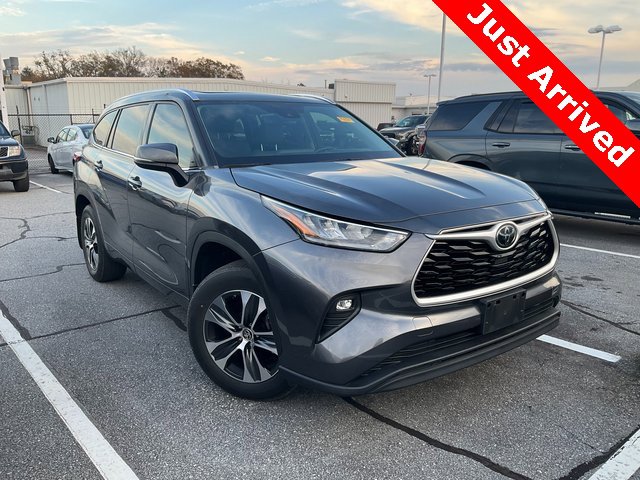 Used 2020 Toyota Highlander XLE