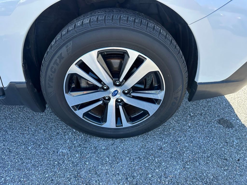 Used 2018 Subaru Outback 2.5i Limited image 4