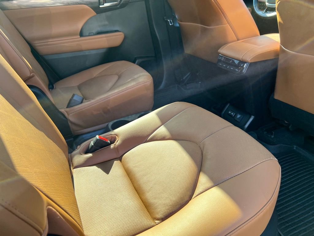 Used 2023 Toyota Highlander Platinum AWD/4WD image 23