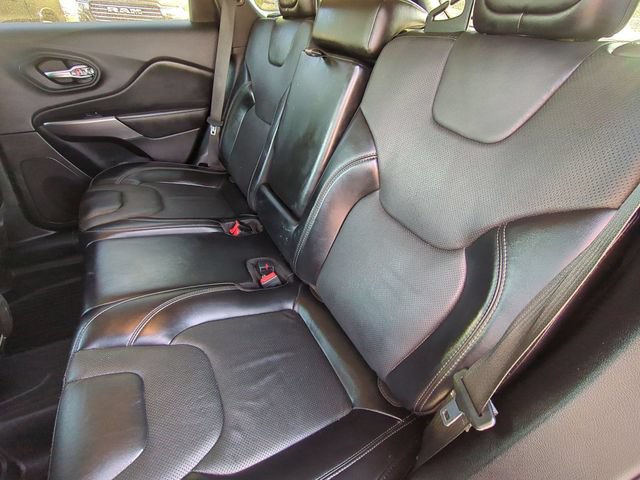 Used 2021 Jeep Cherokee Latitude Lux w/ Comfort/Convenience Group AWD/4WD image 28