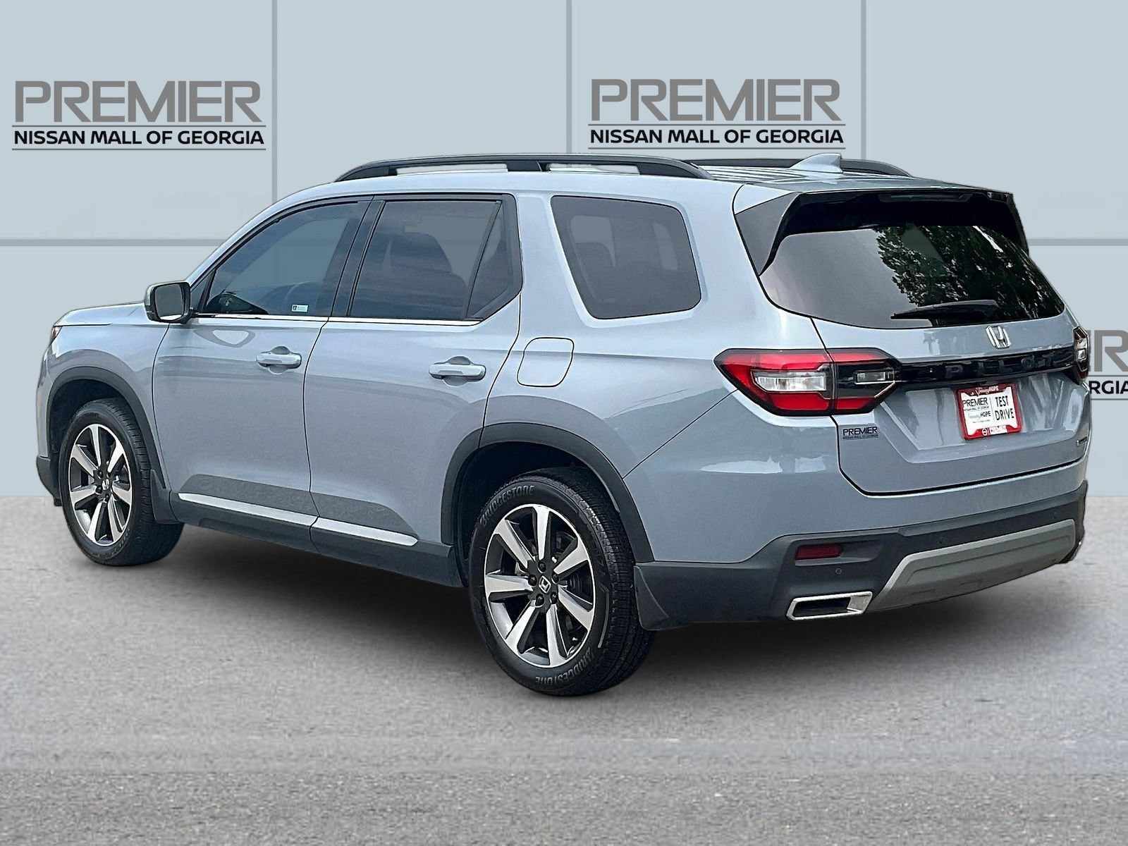 Used 2025 Honda Pilot Touring image 5