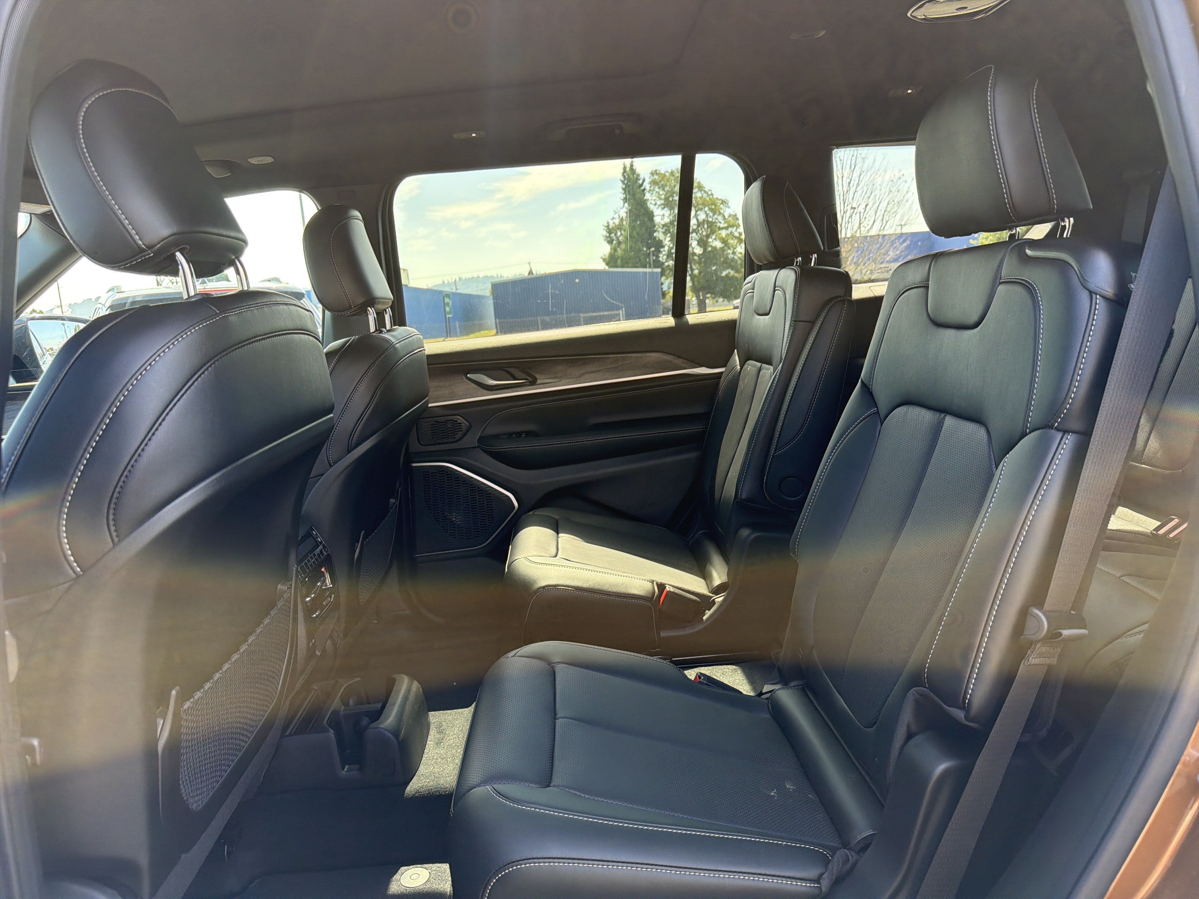 New 2026 Jeep Grand Cherokee L Limited AWD/4WD image 10