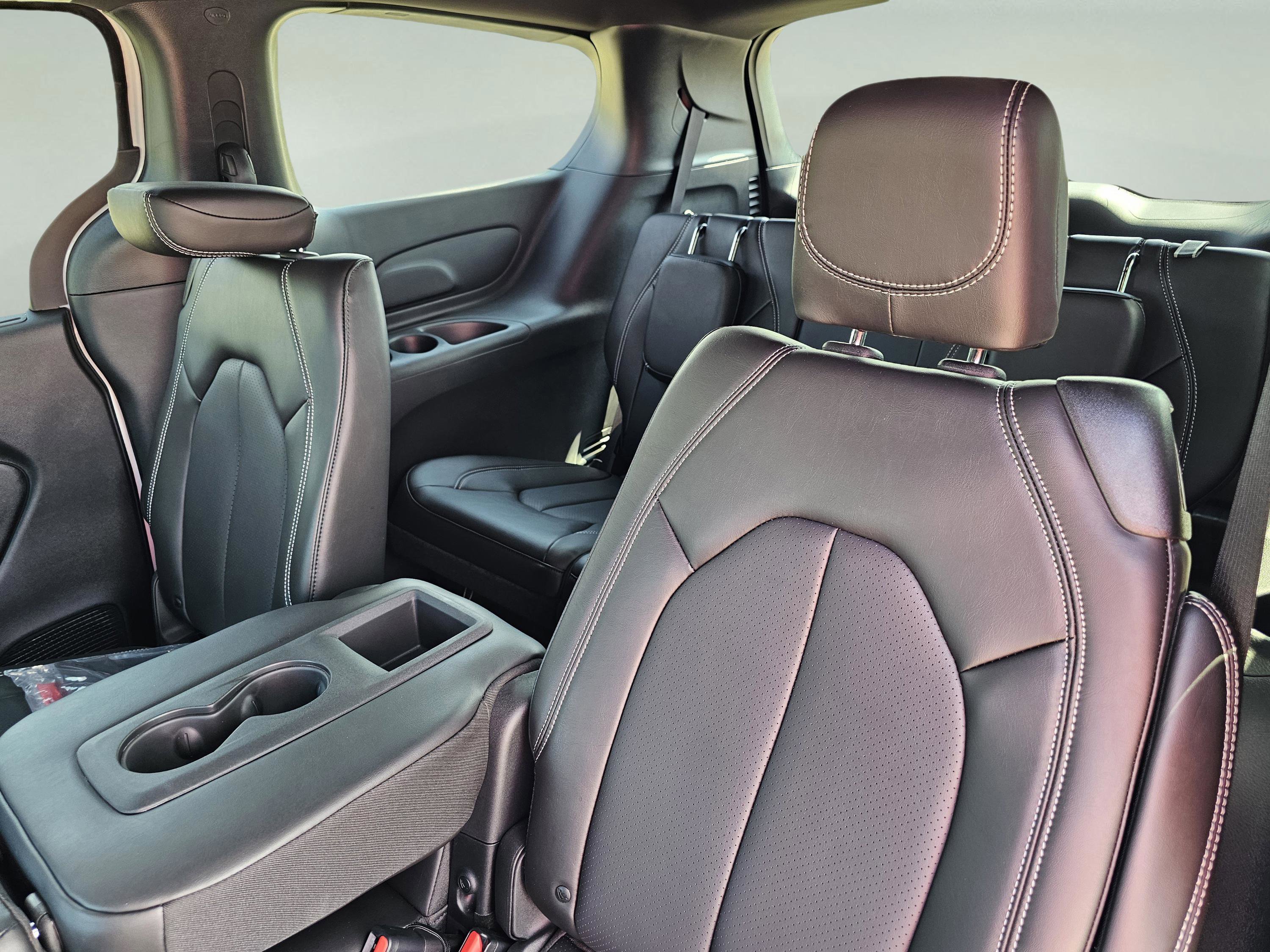 New 2026 Chrysler Pacifica Select image 31