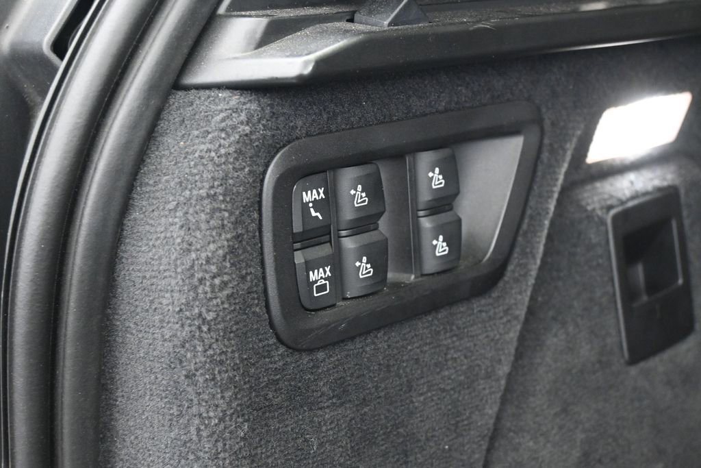 Used 2020 BMW X7 xDrive40i w/ Premium Package AWD/4WD image 42