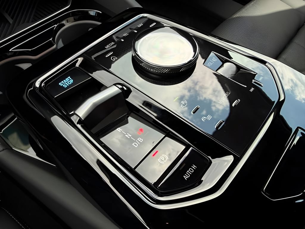 New 2027 BMW i5 eDrive40 w/ Premium Package RWD image 19