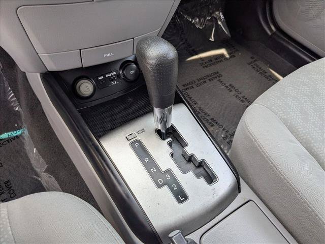 Used 2010 Hyundai Elantra GLS FWD image 12