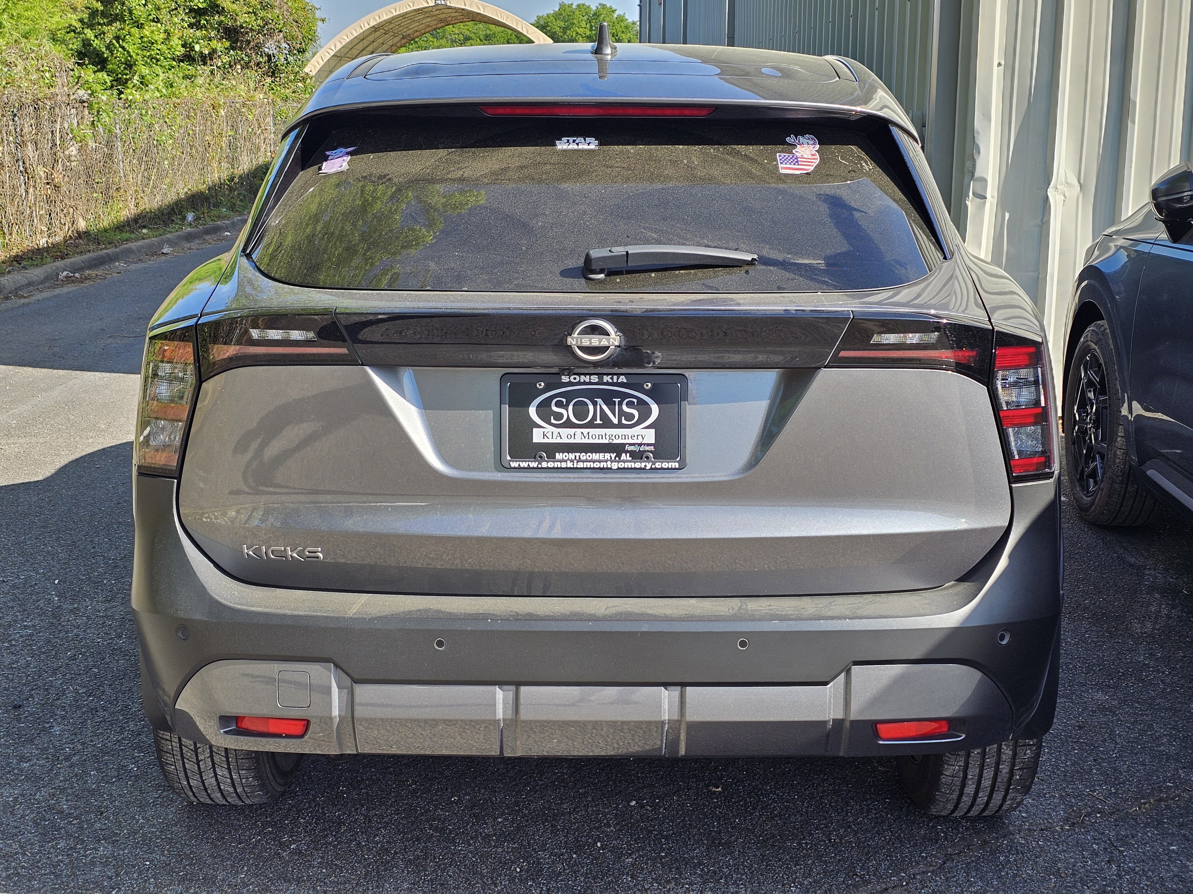 Used 2025 Nissan Kicks SV image 8