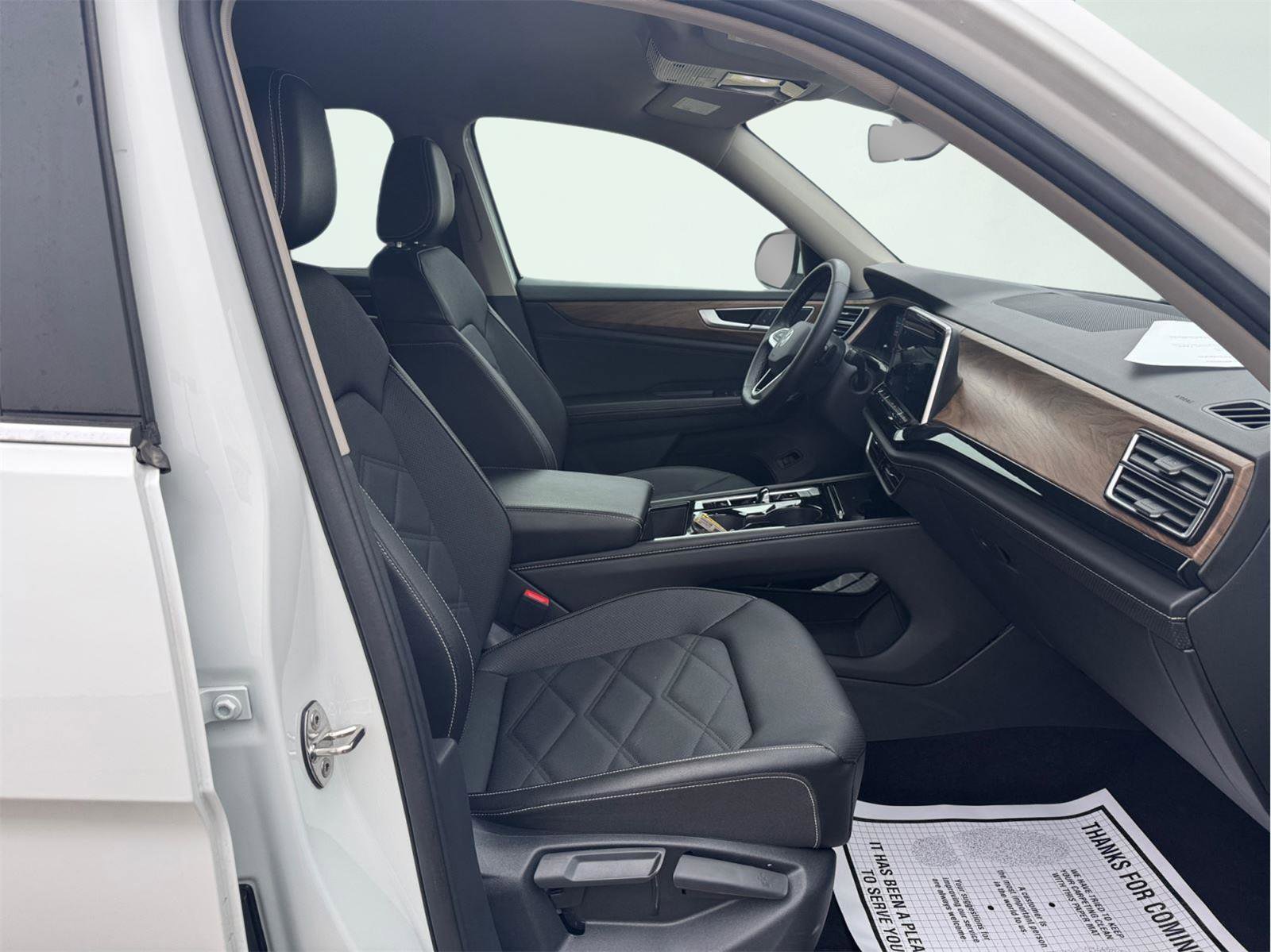 Used 2025 Volkswagen Atlas SE image 15