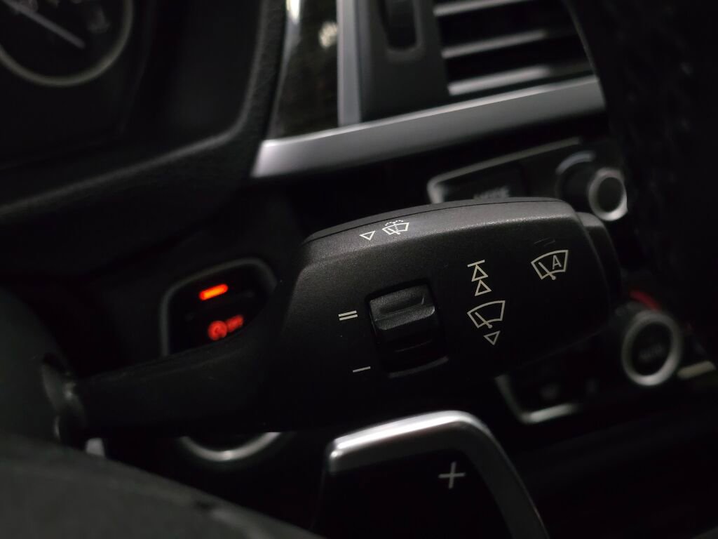 Used 2017 BMW 340i xDrive Sedan image 36