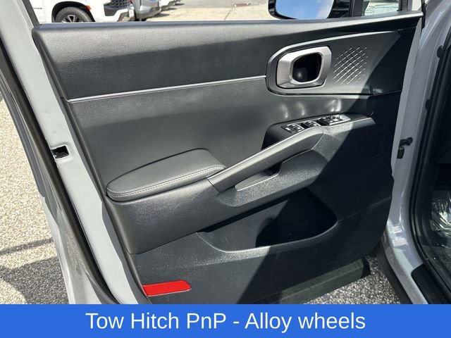 Used 2025 Kia Sorento EX w/ Panoramic Sunroof Package image 14