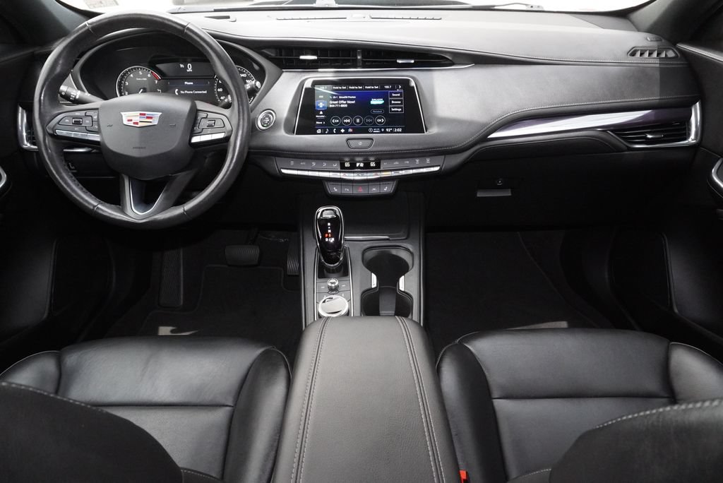 Used 2023 Cadillac XT4 Luxury w/ Cold Weather Package FWD image 21