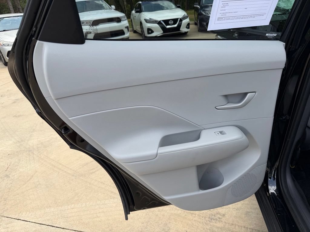 Certified 2025 Hyundai Kona SEL FWD image 15