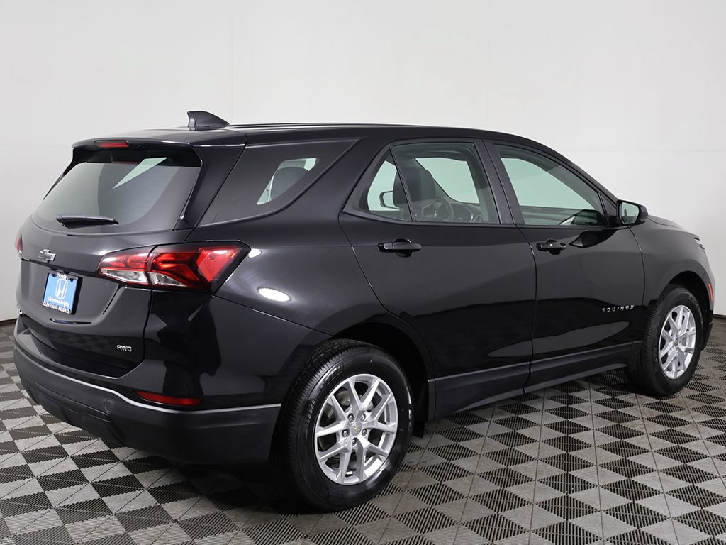 Used 2024 Chevrolet Equinox LS AWD/4WD image 7